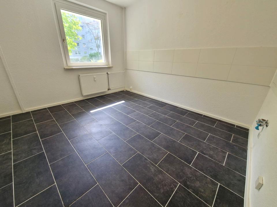 Thumbnail-Großzügige 1-Zimmer-Wohnung im Erdgeschoss zu vermieten