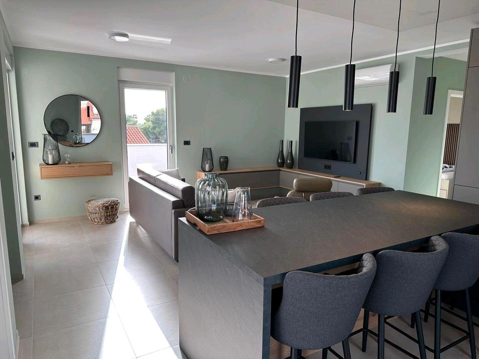 Thumbnail-Apartment Vir