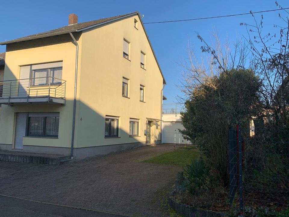 Thumbnail-Einfamilienhaus in ruhiger Wohnlage mit Garage und gr. Terrasse