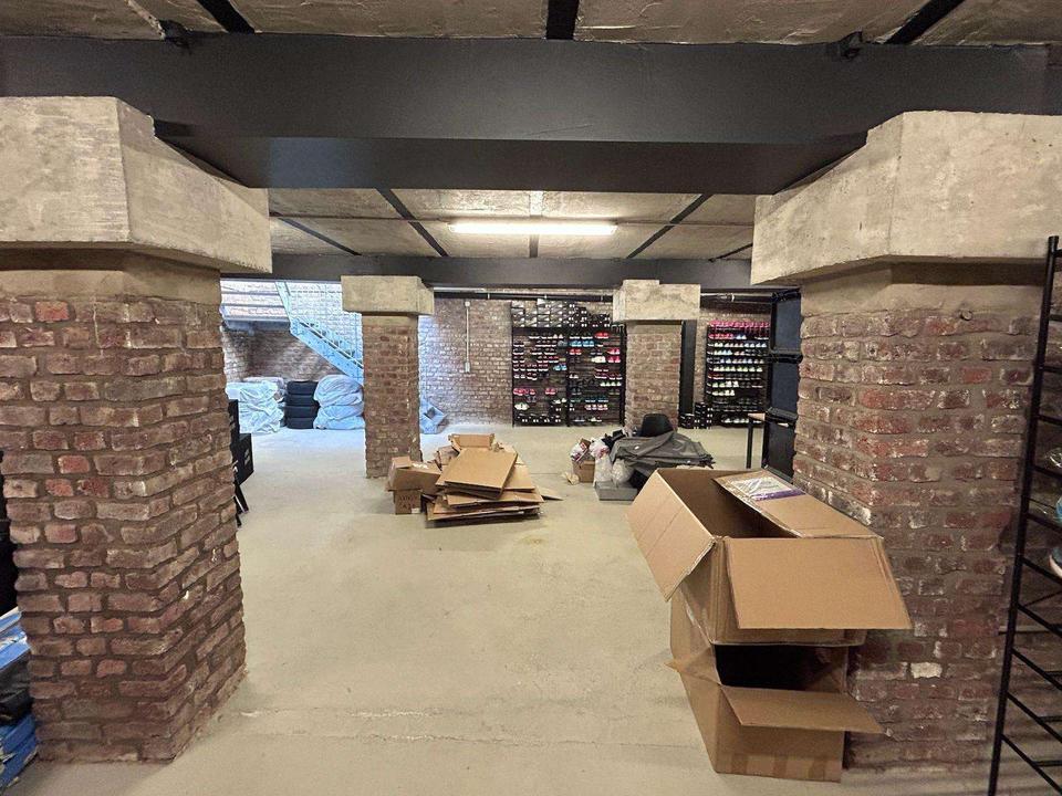 Thumbnail-Attraktive Lagerflächen warten auf Sie!