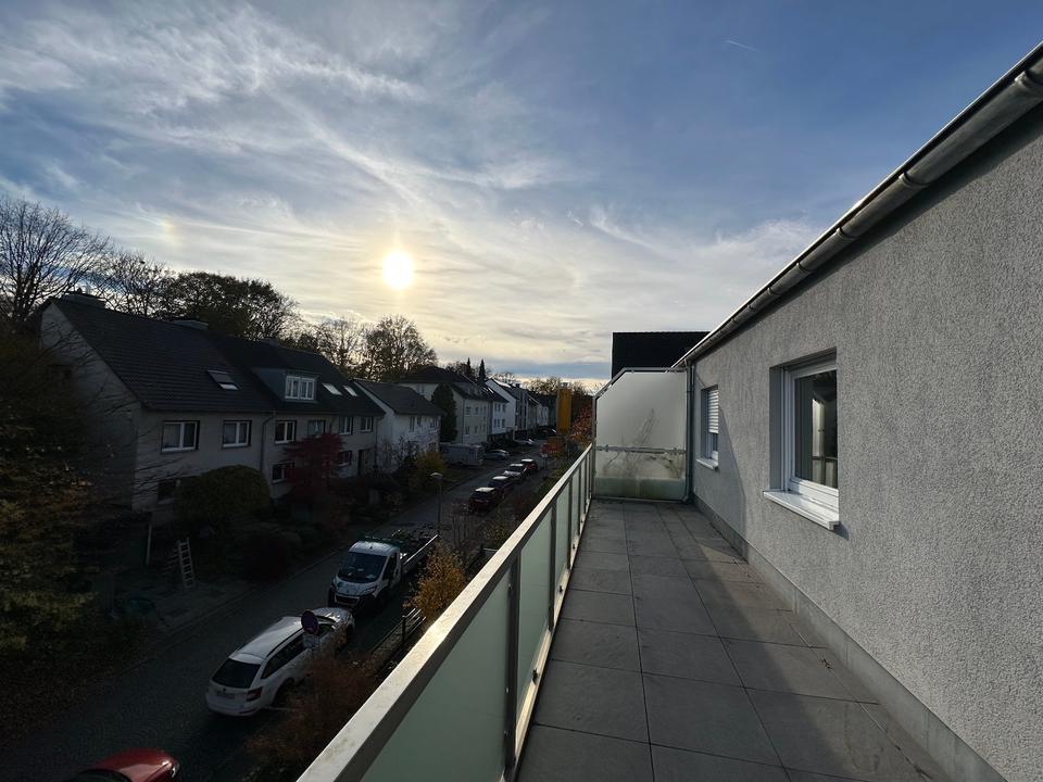 Thumbnail-Großzügige 5-Zimmer Dachgeschosswohnung mit Balkon in Weitmar-Mit