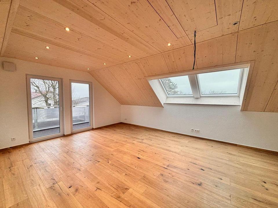 Thumbnail-Lichtdurchflutete 2-Zimmer Dachgeschoss Wohnung in Öpfingen.