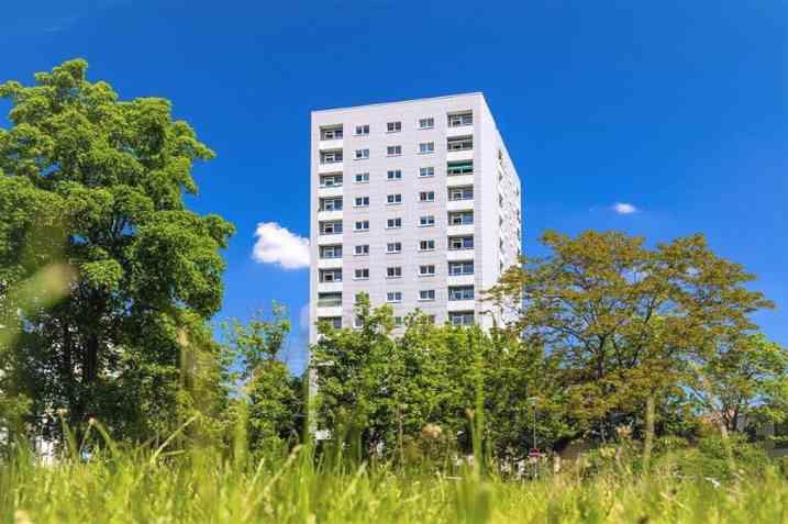 Thumbnail-Zentrale 2-Zimmer-Wohnung mit Balkon, offener Küche und Badewanne!