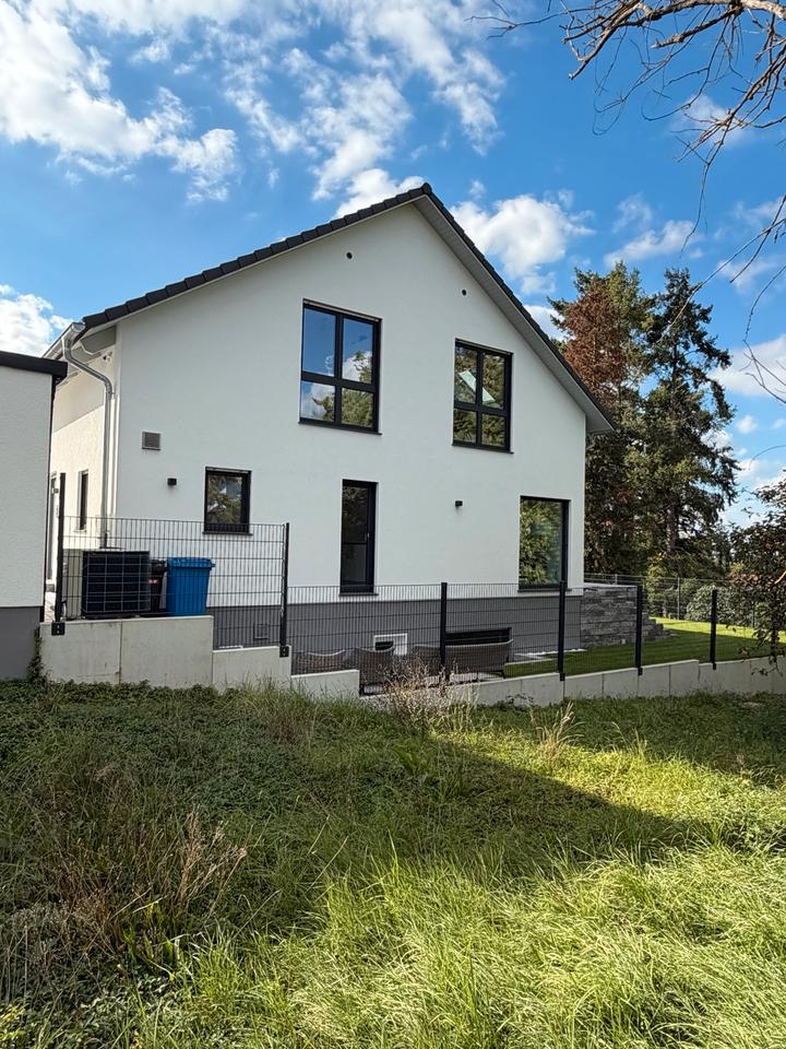 Thumbnail-Exklusives Einfamilienhaus am Rande der Weinberge