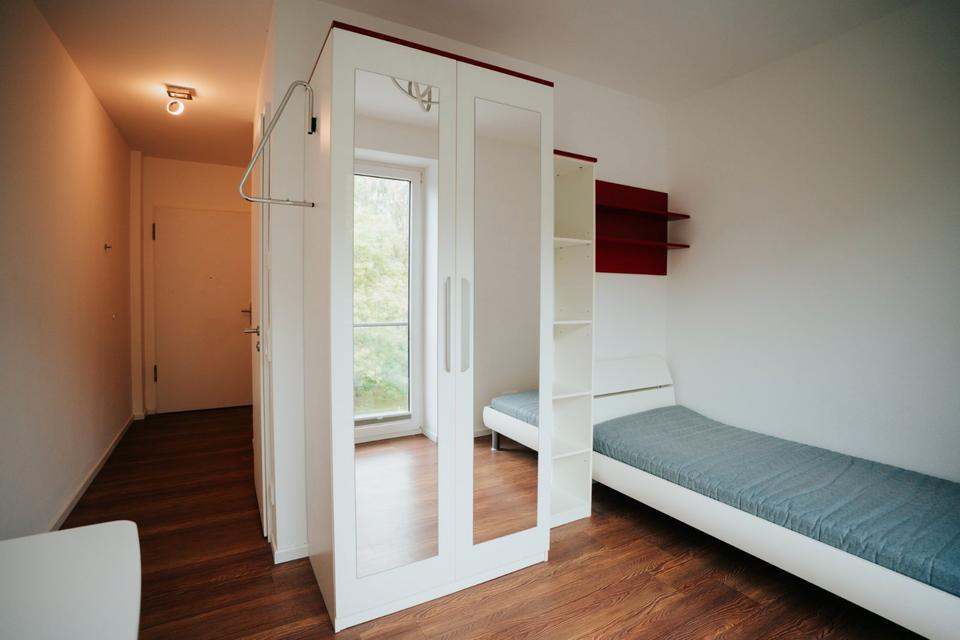 Thumbnail-1 Zimmer Appartement möbliert 20m² für Studenten Azubi Wohnung am Wasser modern in Kiel City Altstadt Innenstadt