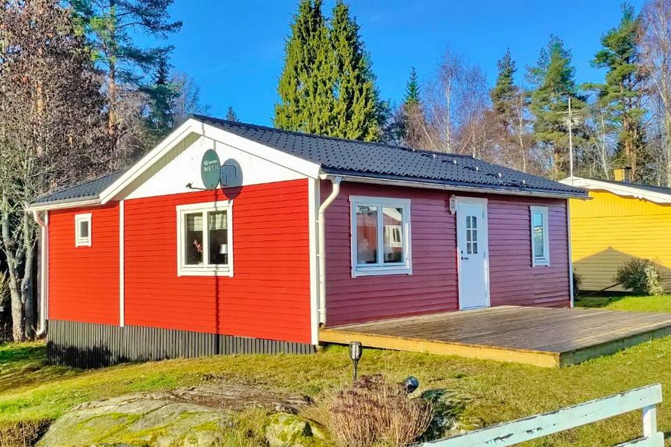 Thumbnail-Rot-weißes Ferienhaus 