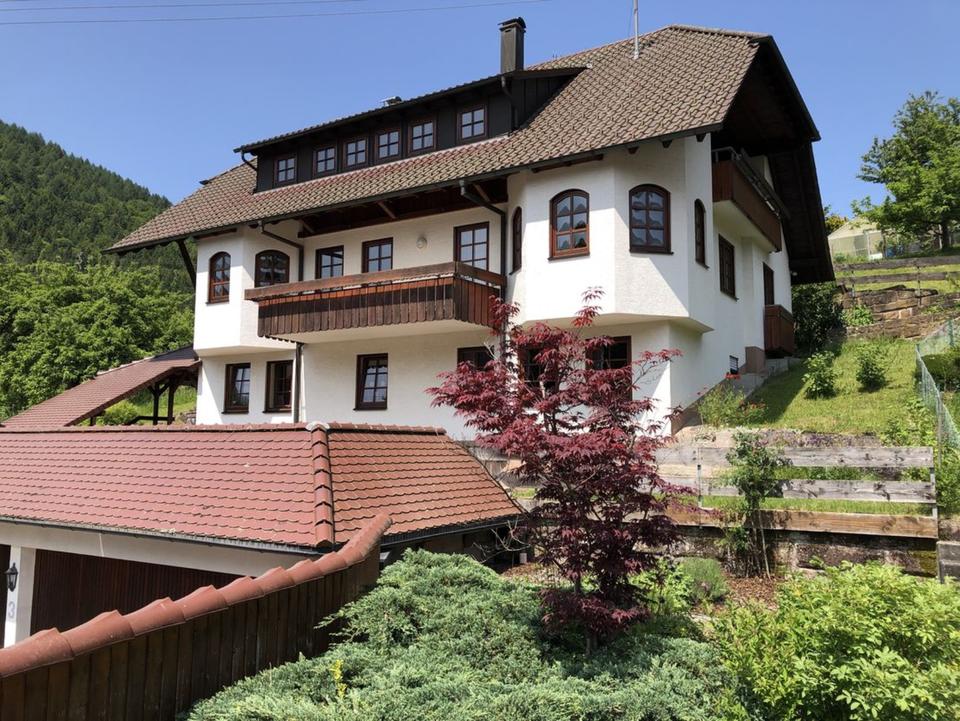 Thumbnail-Großzügiges Mehrfamilienhaus im Landhausstil