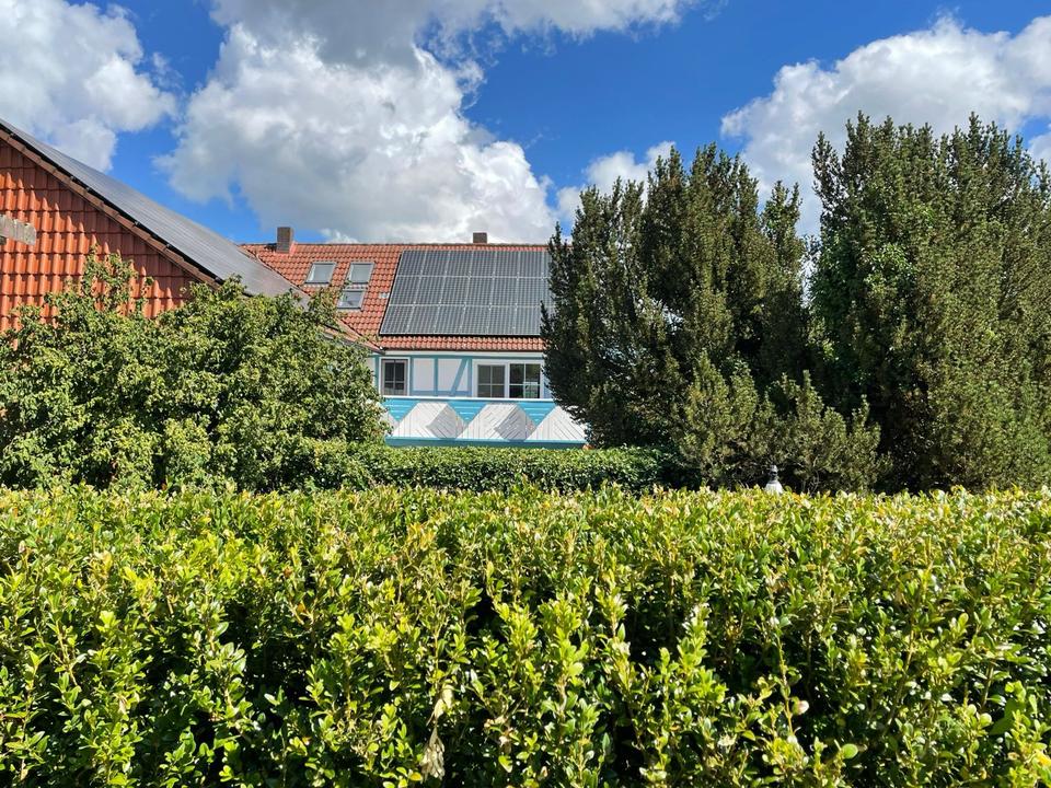 Thumbnail-Charmantes Zweifamilienhaus mit großem Grundstück und Bauland