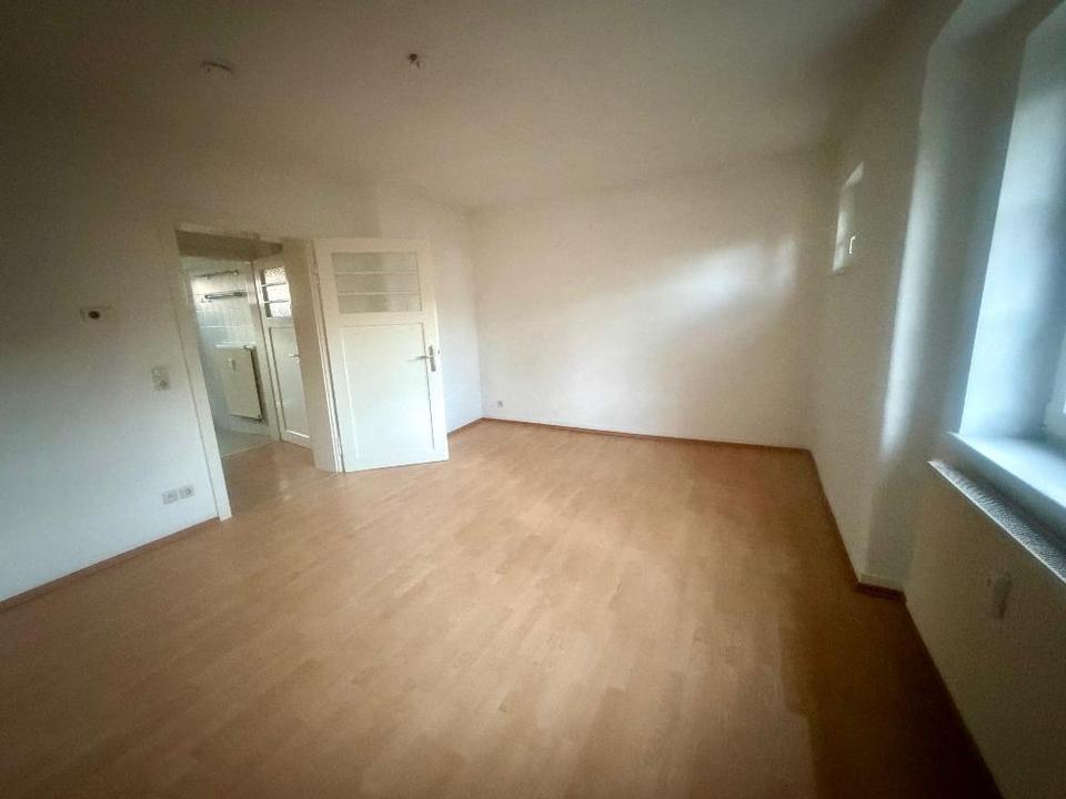 Thumbnail-Gemütliche 3-Zimmer-Wohnung in Hochparterre rechts - Reusa nahe dem Krankenhaus
