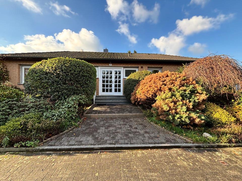 Thumbnail-Traumhafte Einfamilienhaus mit Sonnenlicht von morgens bis abends