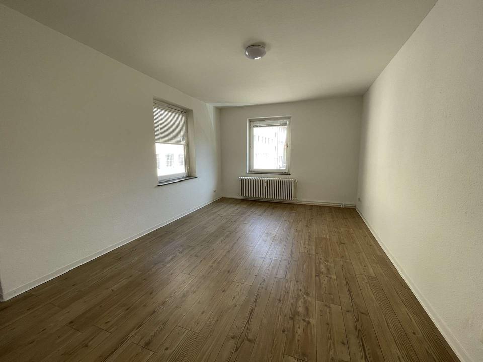 Thumbnail-kleine 3-Zimmer mit Badewanne