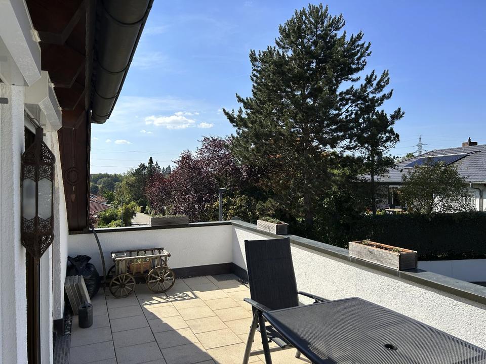 Thumbnail-3-Zimmer-DG-Wohnung mit herrlicher Dachterasse in Sifi-Maichingen