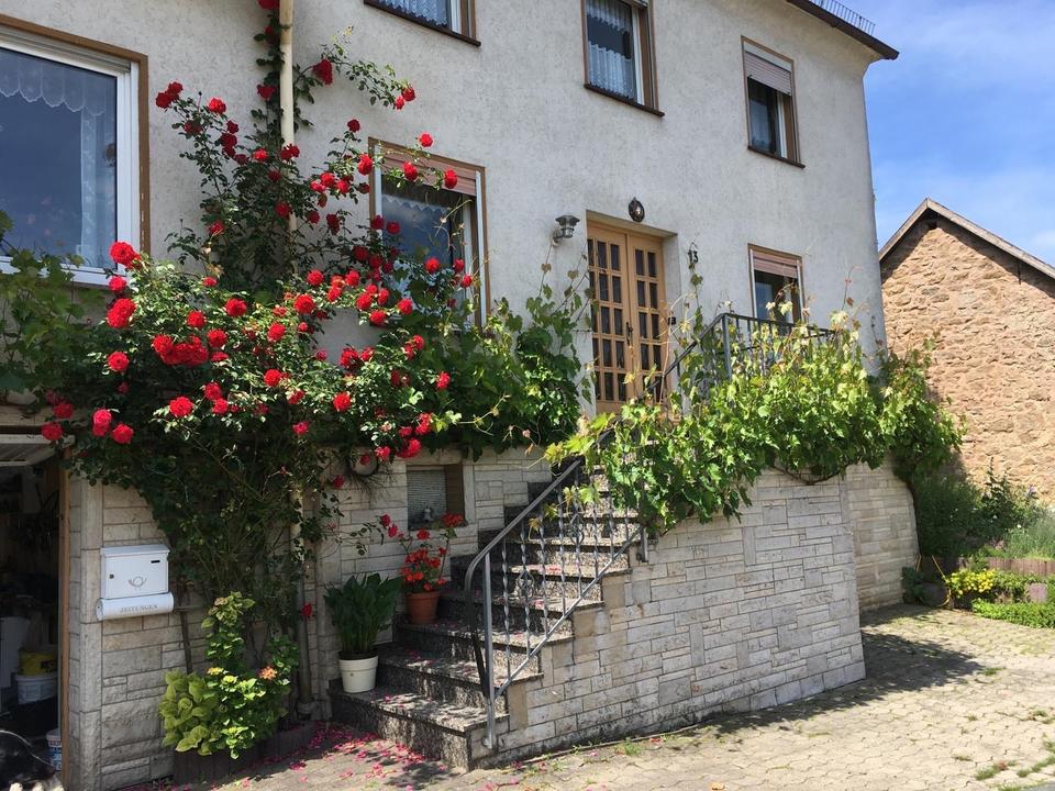 Thumbnail-Zweifamilien-Massivhaus zu verkaufen