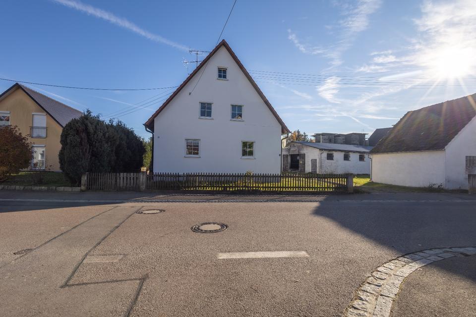 Thumbnail-1157 qm großes Grundstück. Mit Renovierungspotenzial.