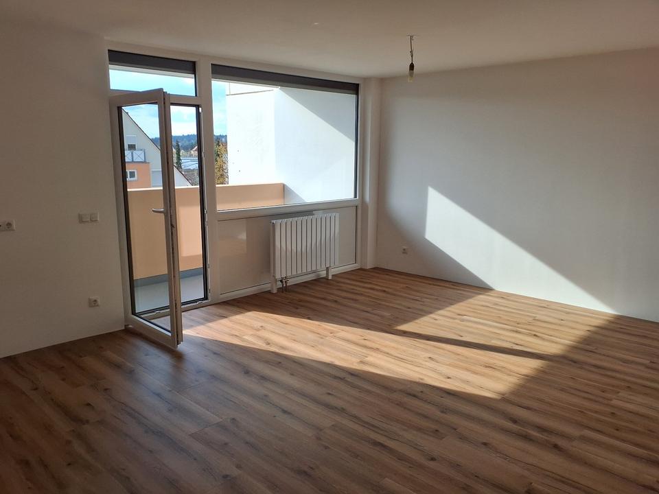 Thumbnail-Frisch saniertes 1-Zimmer-Apartment mit Einbauküche