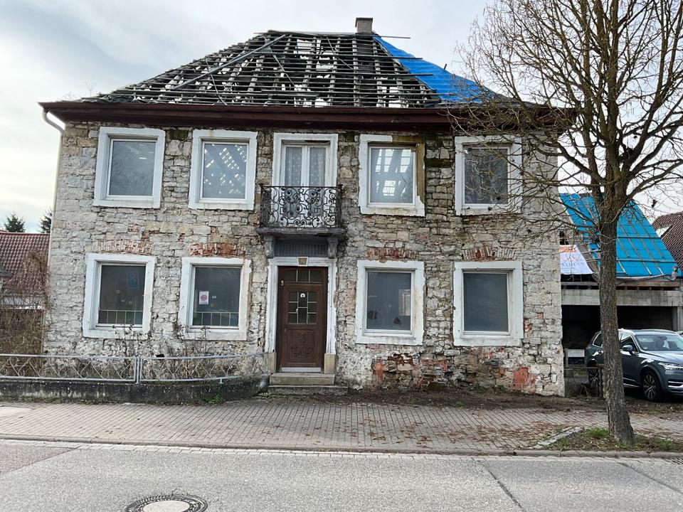 Thumbnail-KOMPLETT ENTKERNTES MEHRFAMILIENHAUS MIT GEPLANTEN 5 WOHNEINHEITE