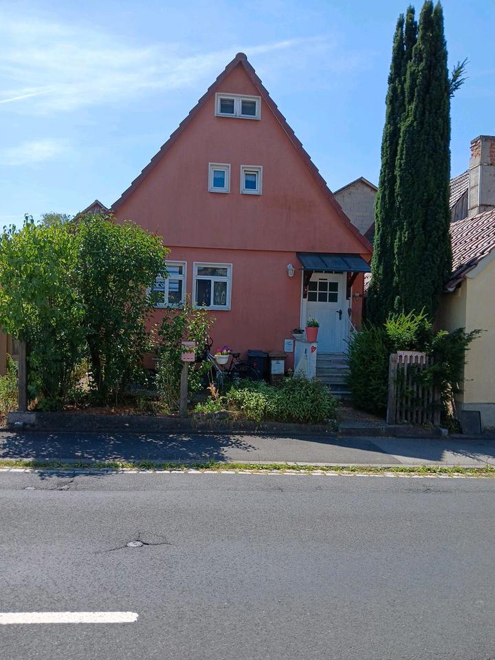 Thumbnail-Ein romantisches renoviertes Häuschen in Großenbrach zum kaufen