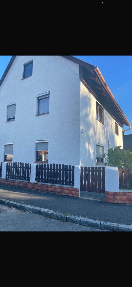 Thumbnail-Mehrfamilienhaus mit 3 Wohnungen freistehend