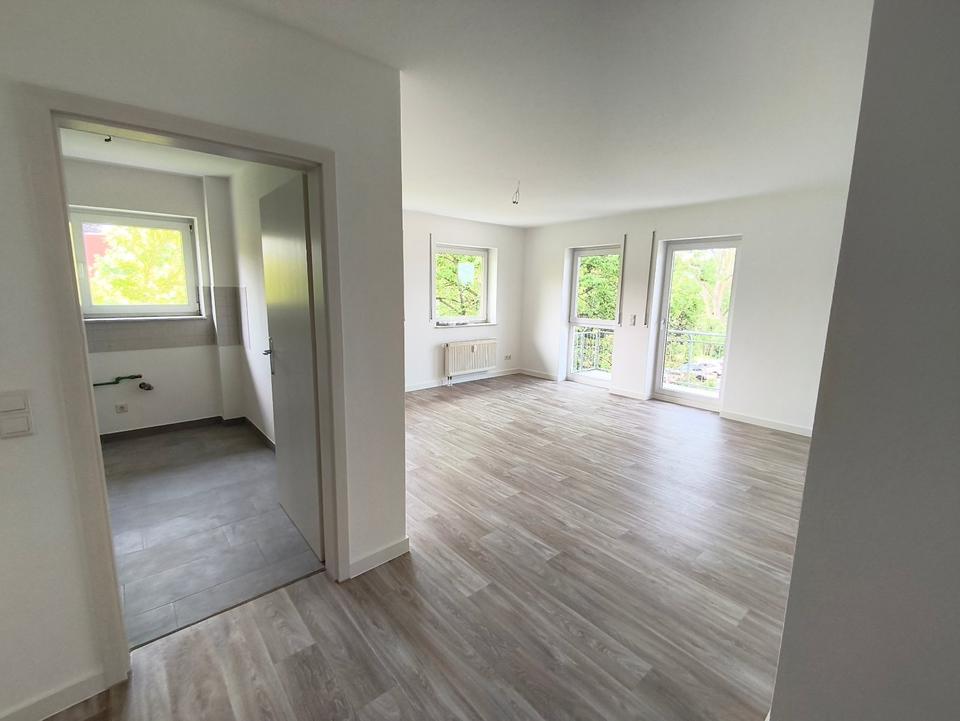 Thumbnail-Frisch sanierte 3-Raum-Wohnung mit Balkon + PKW Stellplatz
