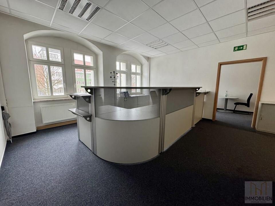 Thumbnail-Repräsentative Bürofläche in bester Innenstadtlage mit 3 Stellplätzen – vielseitig nutzbar