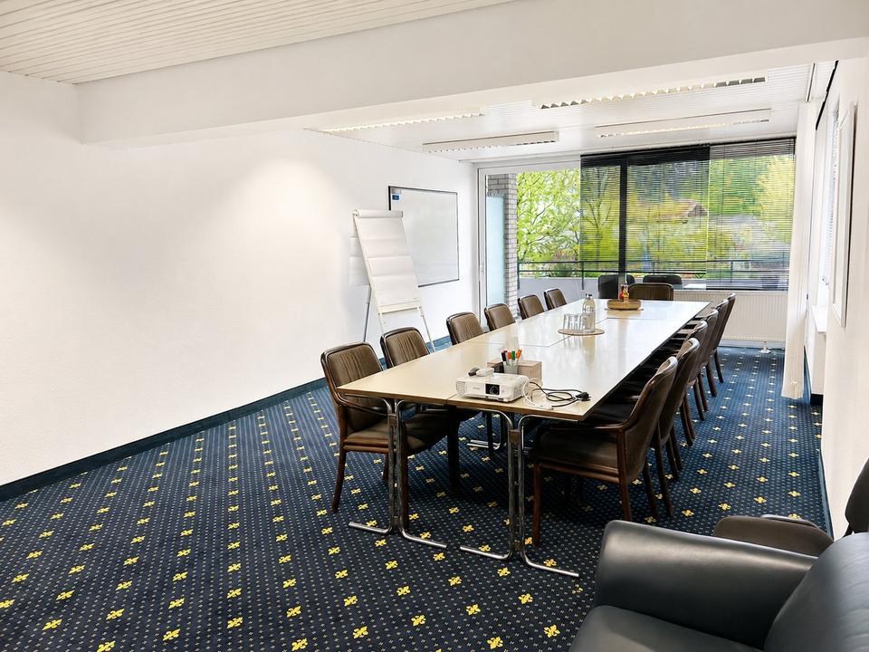Thumbnail-Büro mit 6 Büroräumen und großem Konferenzraum zu vermieten