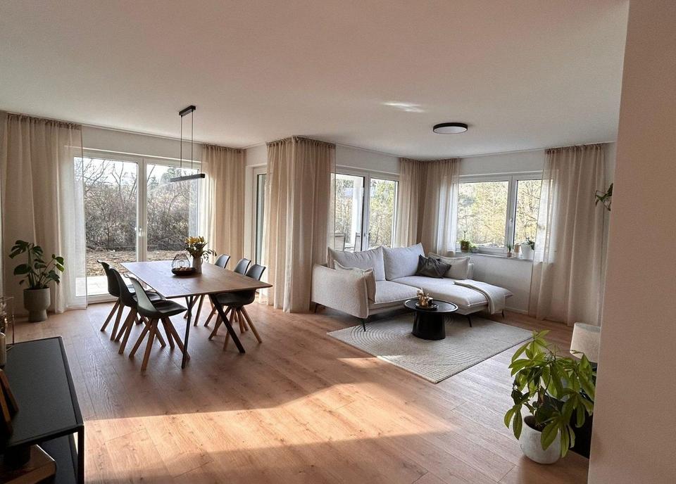 Thumbnail-Großzügige, lichtdurchflutete und barrierefreie OG - 3,5 Zimmer Wohnung, einfach zum Wohlfühlen