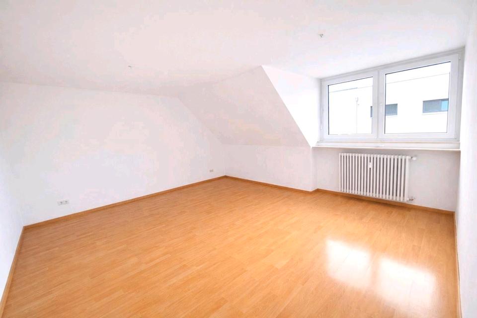 Thumbnail-Helle 2-Zimmer-Wohnung mit Carport