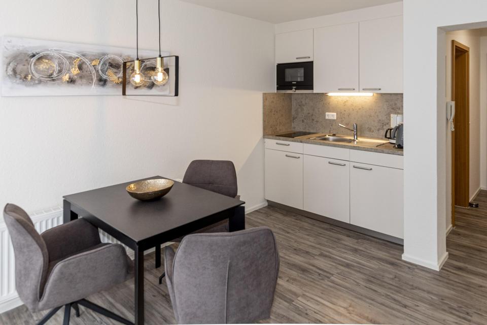 Thumbnail-Gemütliche, voll möblierte 2-Zimmer-Wohnung in ruhiger Lage mit Parkplatz