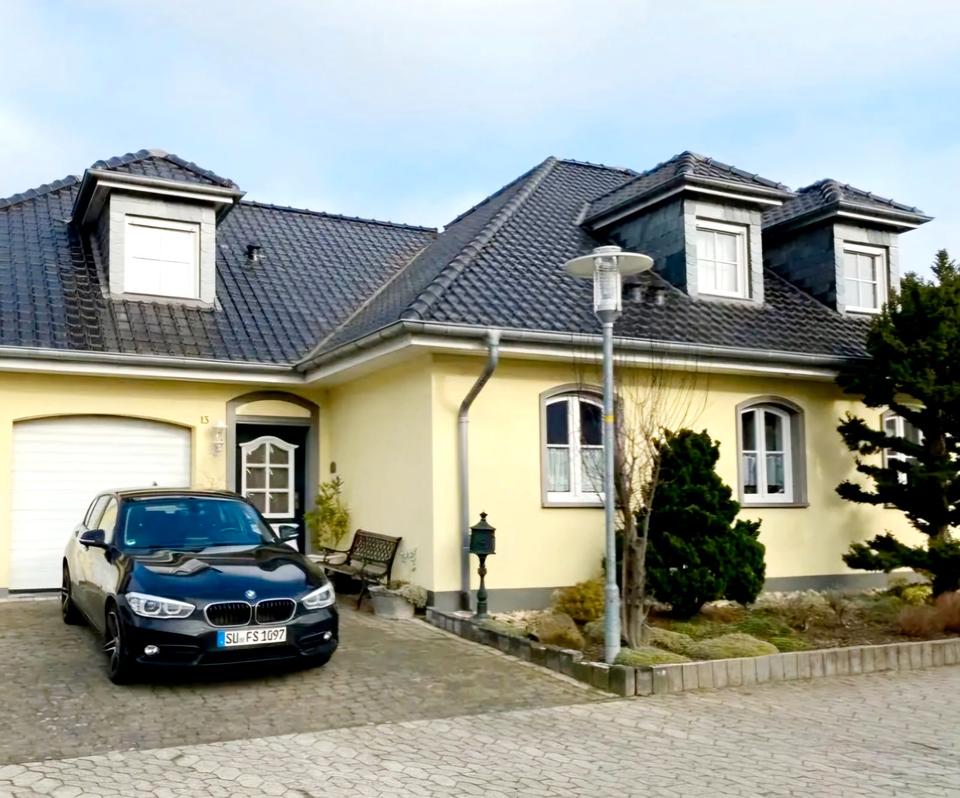 Thumbnail-Elegantes Familiendomizil bei Bonn mit großem Garten