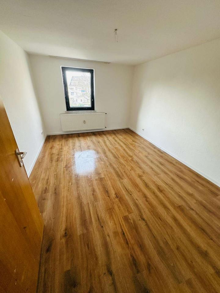 Thumbnail-Geräumige 3 Zimmer Wohnung
