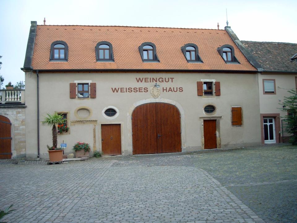 Thumbnail-großzügige 3,5 ZKB, Terrasse in herrschaftlichem Anwesen