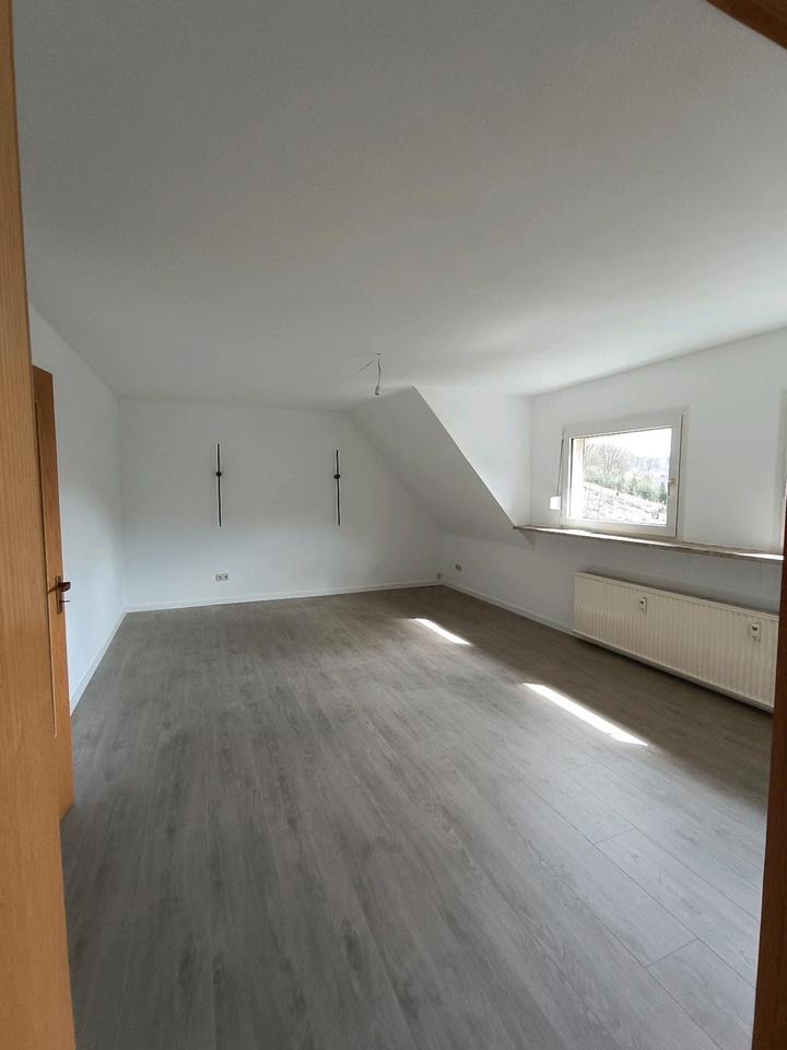 Thumbnail-Frisch renovierte 4-Zimmer-Wohnung in Gummersbach zu vermieten