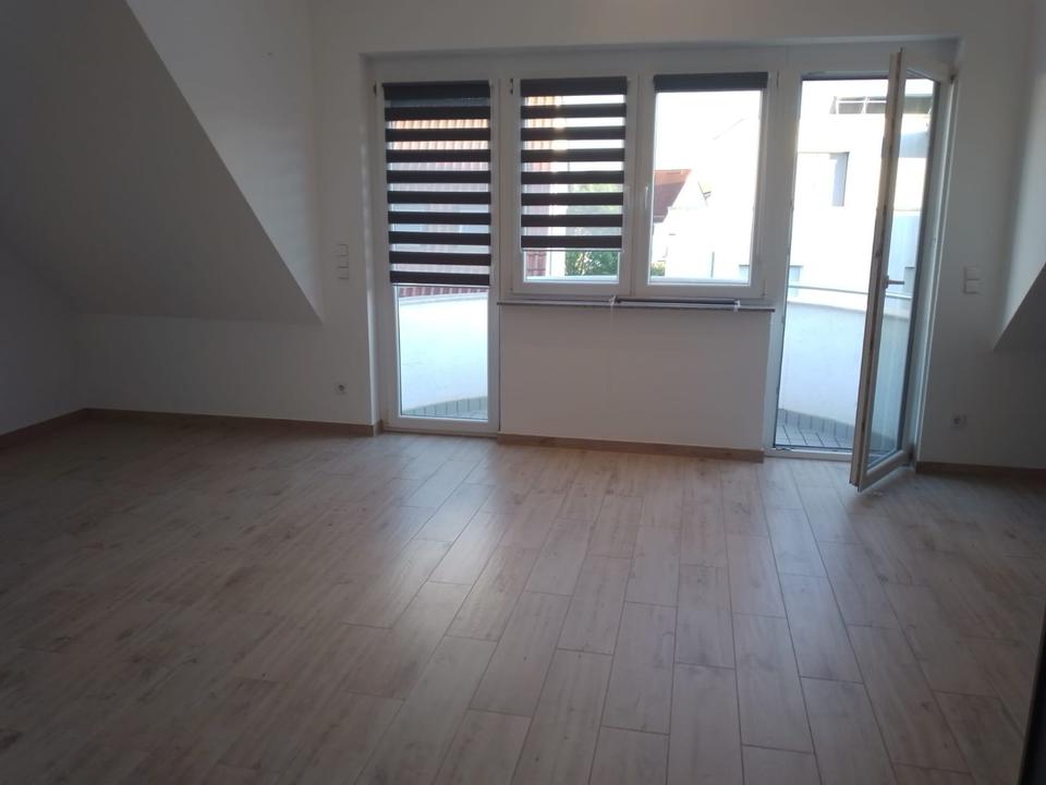 Thumbnail-- EHNINGEN - Moderne 3-Zi.-Wohnung mit EBK, Fußbodenheizung, Stp