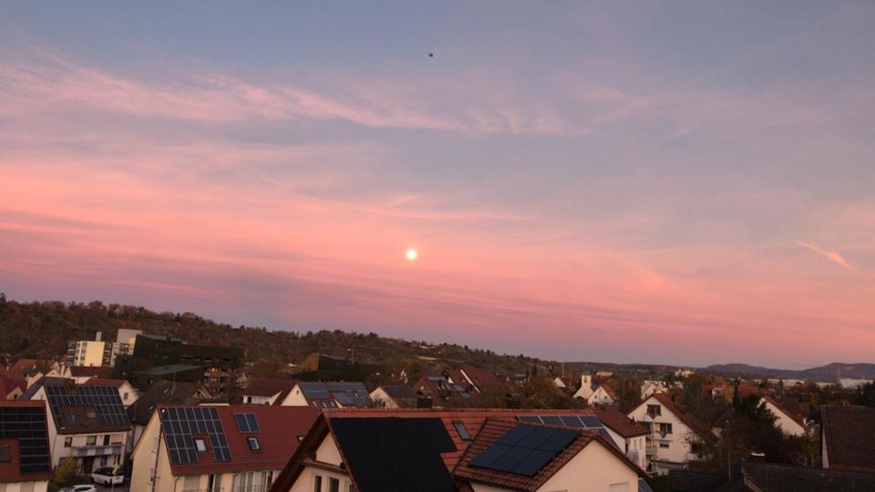 Thumbnail-Attraktive 2,5-Zimmer-Dachgeschosswohnung mit zwei Balkonen und t