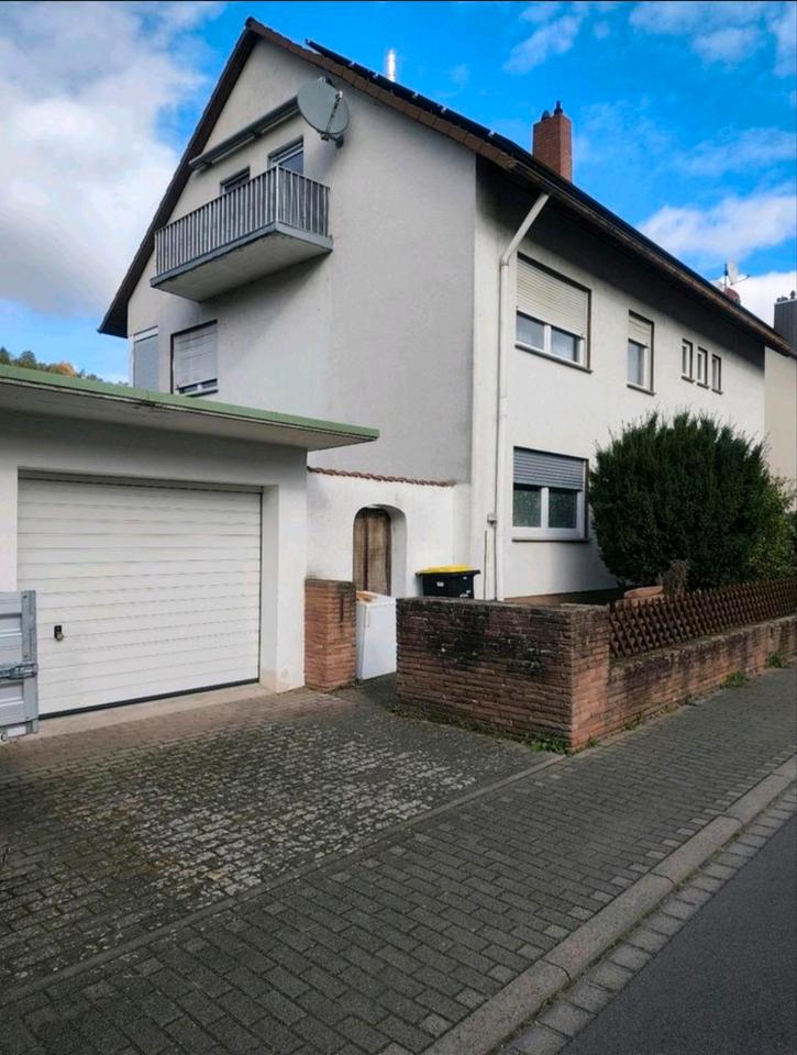 Thumbnail-3 Zimmerwohnung mit Balkon, Gartenanteil und Garage.