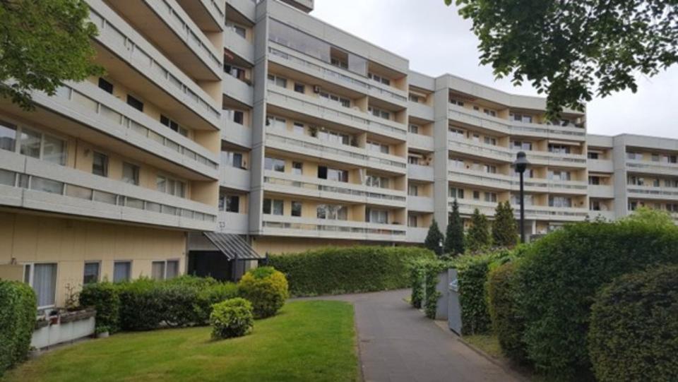 Thumbnail-Ab sofort frei: 2-ZKDB mit Aufzug in Bergisch Gladbach