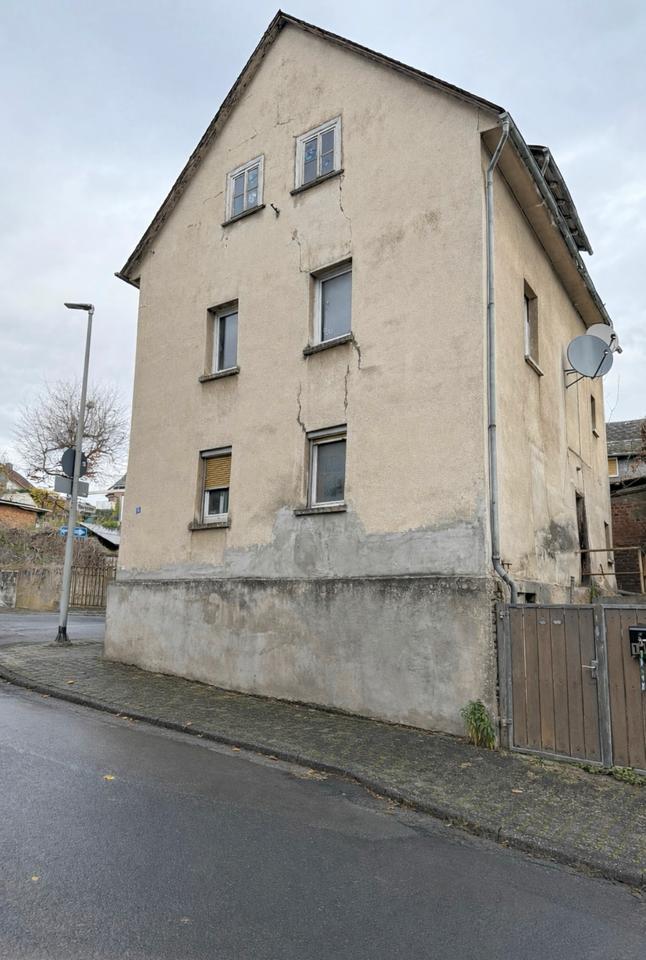 Thumbnail-Mehrfamilienhaus mit Scheune in Villmar Weyer