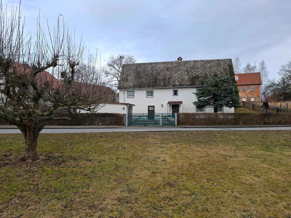 Thumbnail-Haus mit Garage und -schönem Grundstück zu verkaufen