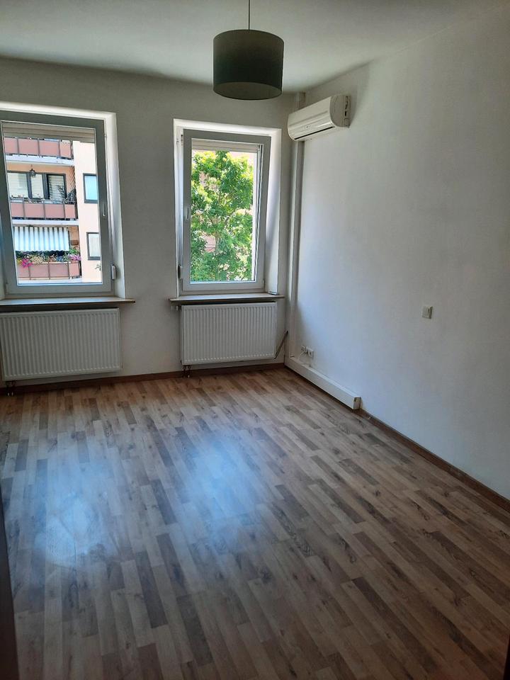 Thumbnail-Frisch renovierte 2 - Zimmer Wohnung