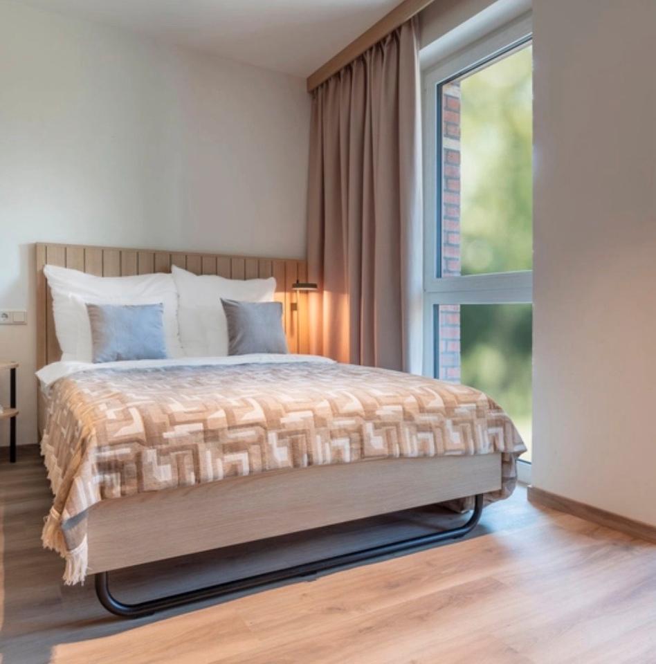 Thumbnail-Studio - Medium (Canvas Living - Harburg)