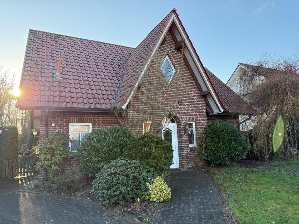 Thumbnail-Einfamilienhaus in Bad Zwischenahn mit Carport und Garten