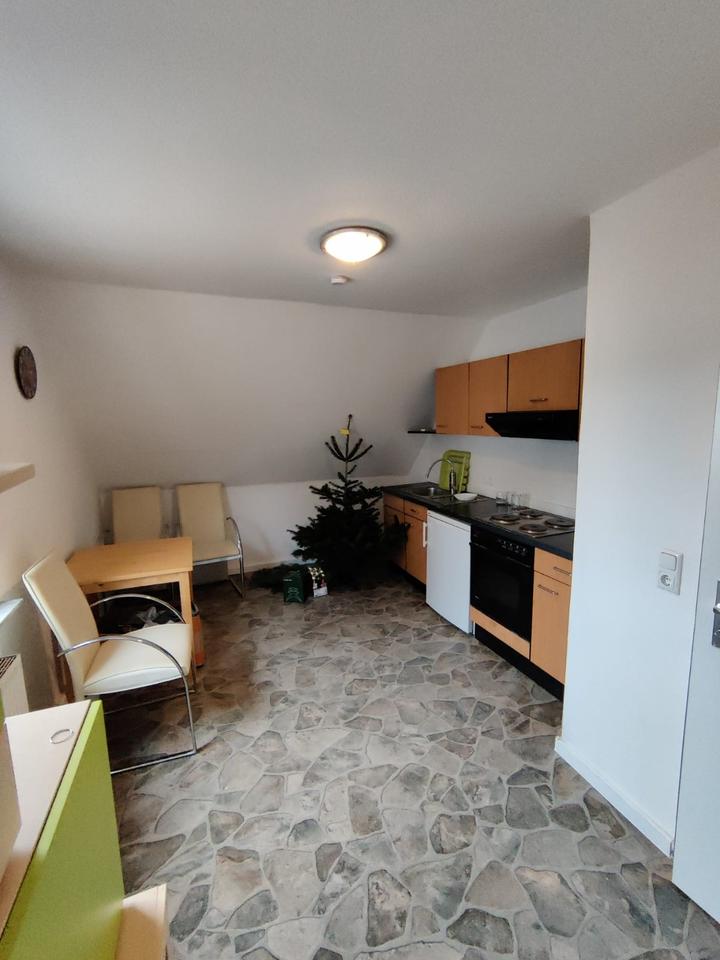 Thumbnail-Möbliertes WG Zimmer in 2er WG ab sofort zu vermieten