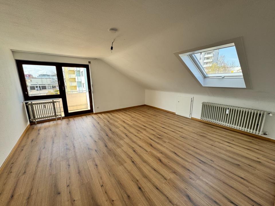 Thumbnail-Attraktive 2-Zimmer-Wohnung mit Balkon und neuer Ausstattung