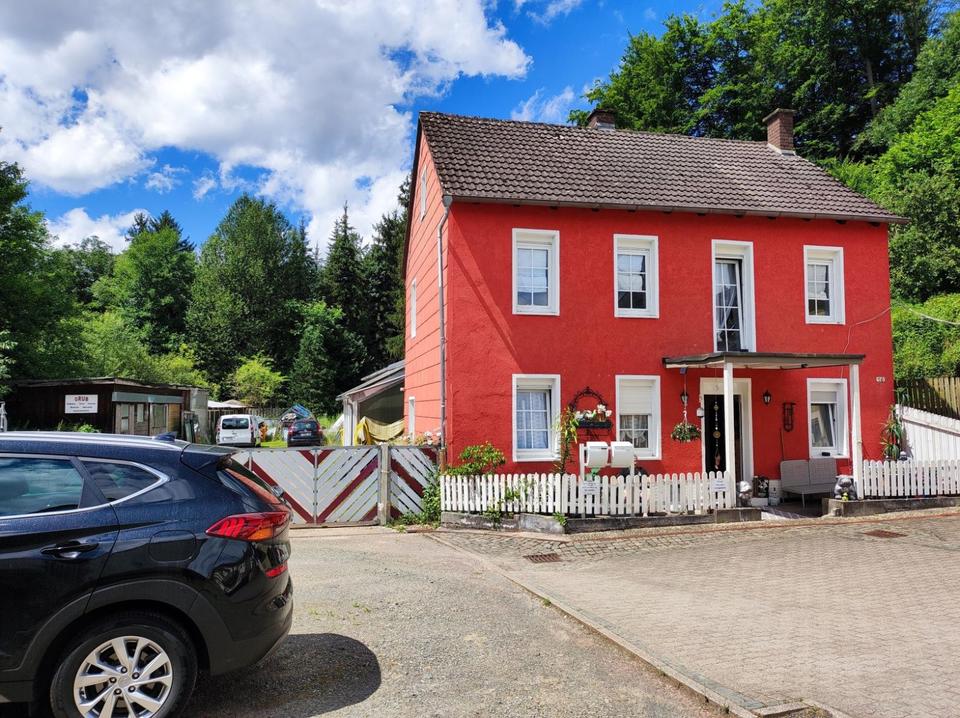 Thumbnail-Wohnhaus mit Werkshalle