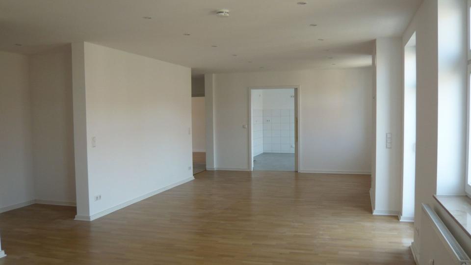 Thumbnail-3 Zimmer mit 2 Balkone, Wohnzimmer ca. 40 m² !! 2 Bäder