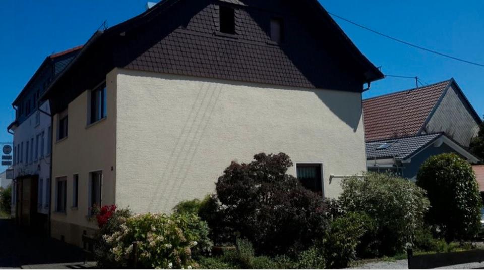 Thumbnail-Großes Haus mit Garten und Garage in Bergen
