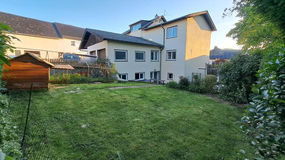 Thumbnail-Familie Haus mit Doppel Garage und Garten in Oberbettingen