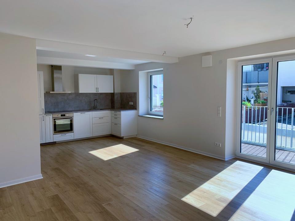 Thumbnail-Moderne 3,5-Zimmer-Wohnung (88 m²) mit Aufzug & Balkon im Zentrum