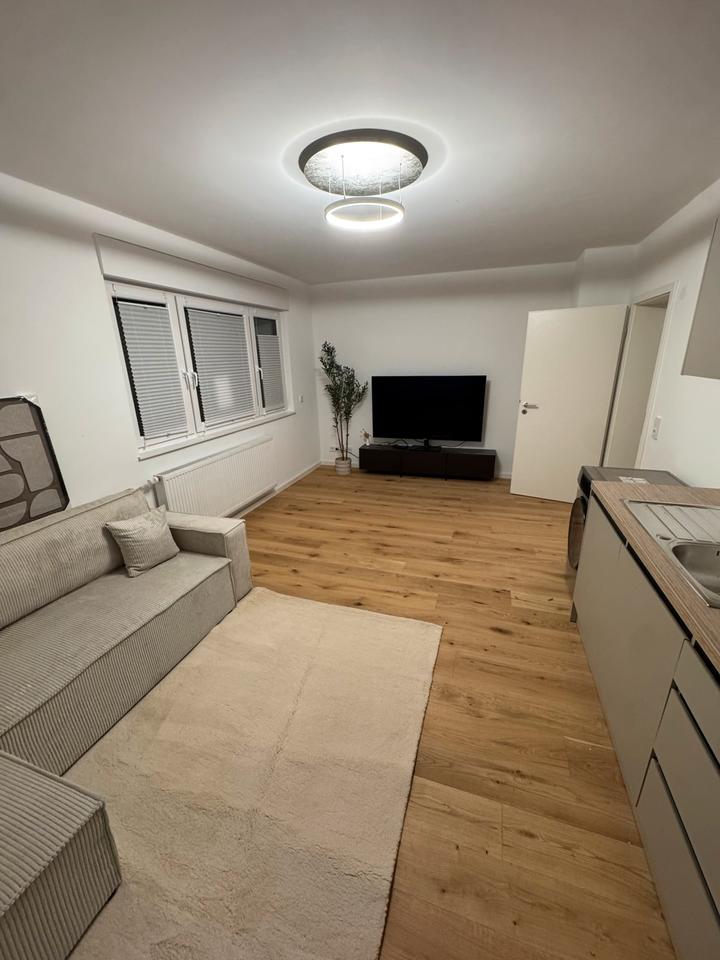 Thumbnail-Nagelneu möblierte 2-Zimmer Wohnung in Köln Südstadt -mit Terasse