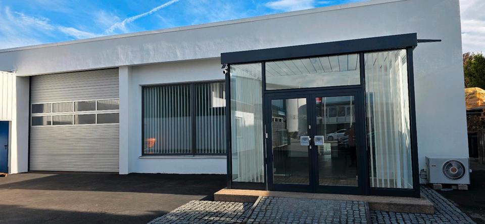 Thumbnail-Halle mit Büro,Parkplätze zu vermieten